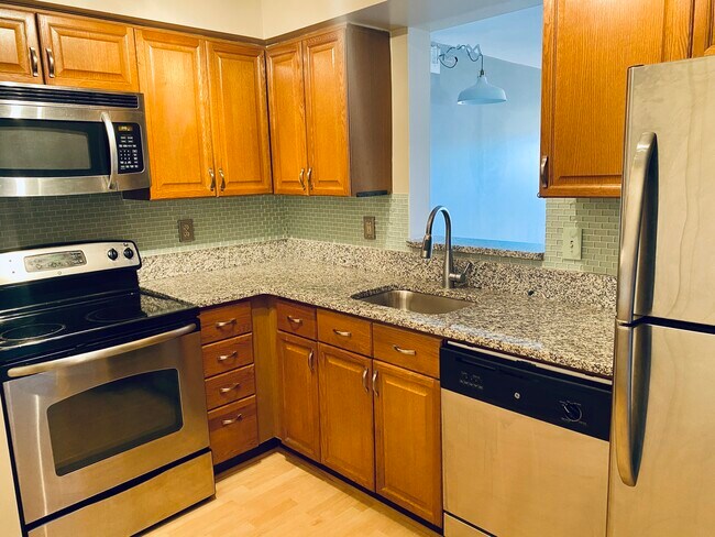 Building Photo - 505 east braddock road #102