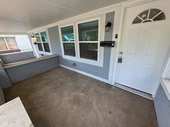 Building Photo - 836 Lasalle St