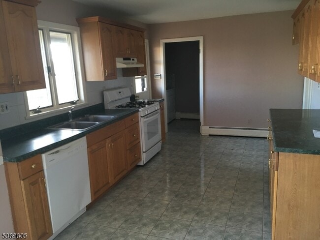 Building Photo - 1558 Alps Rd