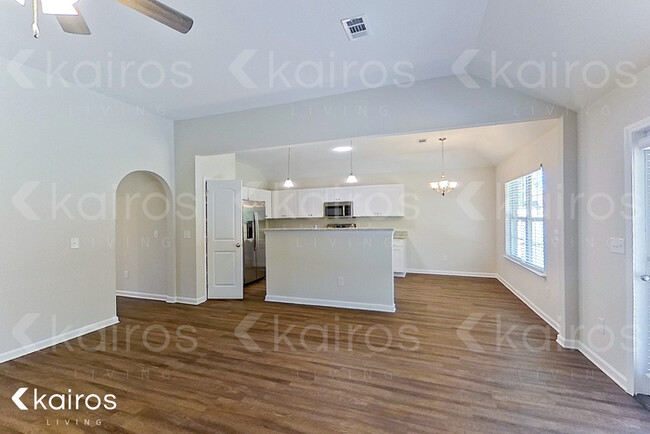 Building Photo - 265 Silver Pointe Dr.