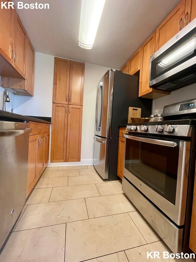 Building Photo - 218 Independence Dr