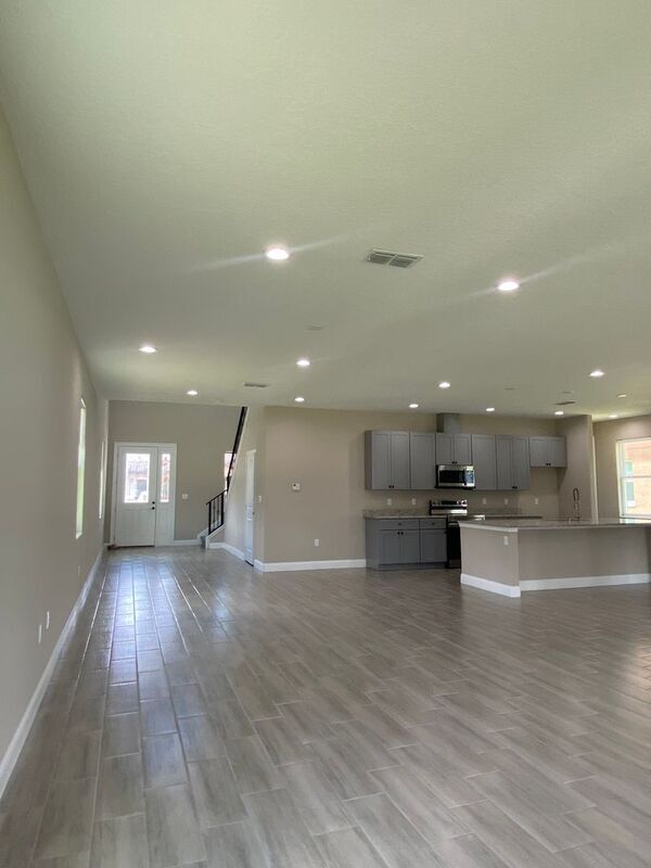 Building Photo - 6557 Taxiway Cir