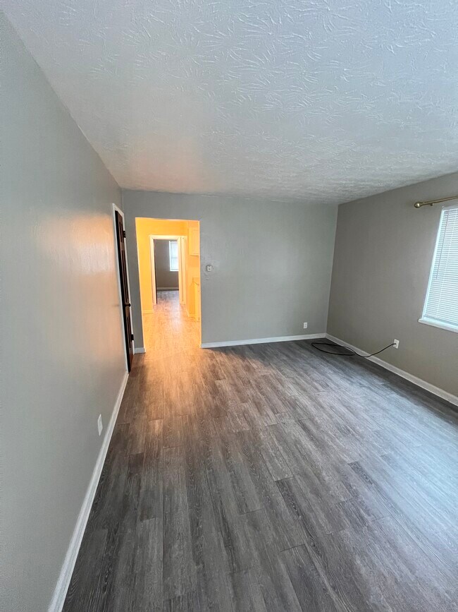 Foto del edificio - 1573 Old Lane Ave