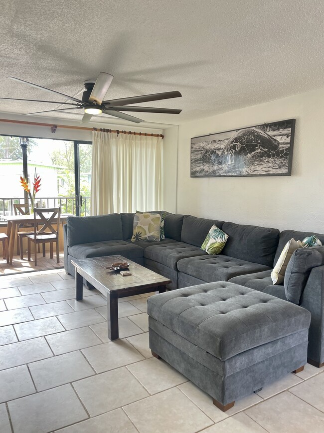 Living room - 68-090 Au St