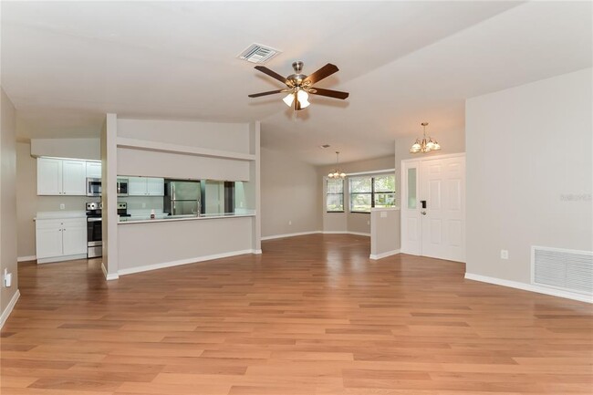 Building Photo - 5777 Colonial Oaks Blvd