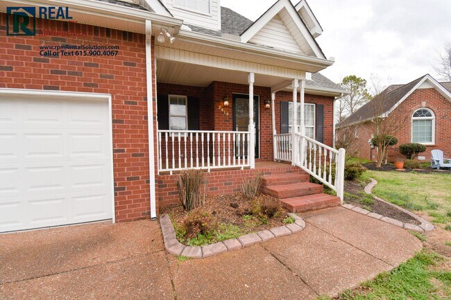 Foto del edificio - Gorgeous all-brick 4BD/2.5BA+Bonus room! Attached garage, bonus room AND loft!