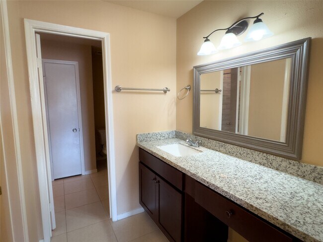 Foto del edificio - 9800 Pagewood Ln