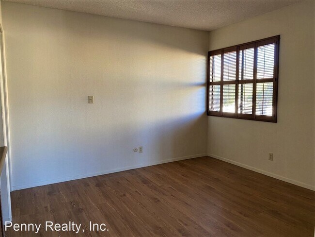 Building Photo - 12850 Camino De La Breccia