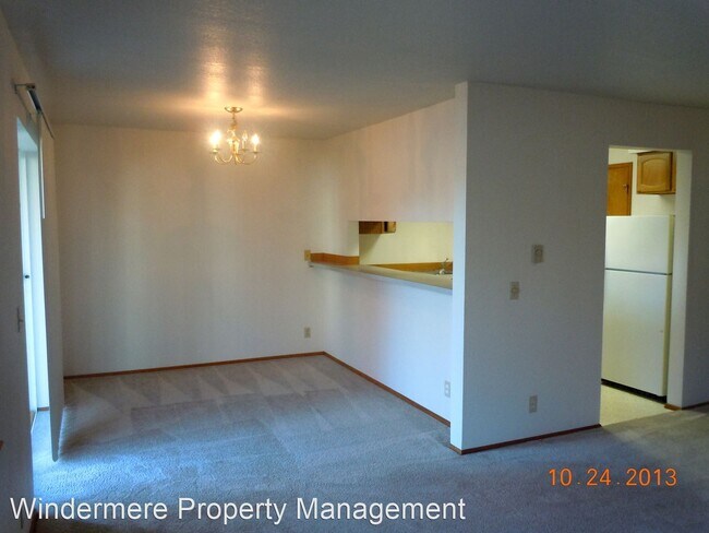 Building Photo - 5705 Hendrickson Ave