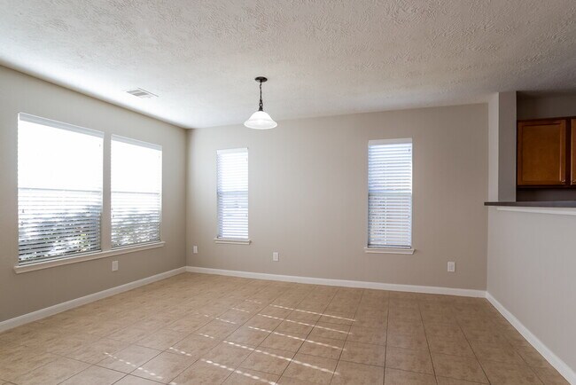 Foto del edificio - 1227 Grassy View Dr