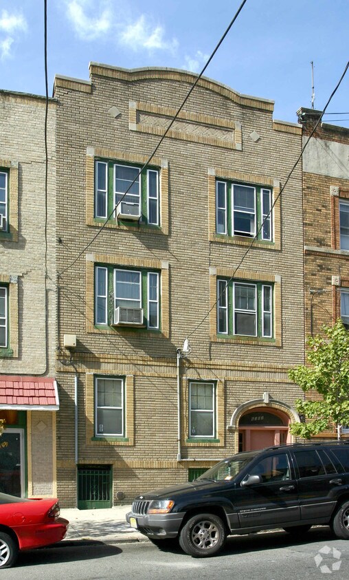 Foto del edificio - 6303 Broadway