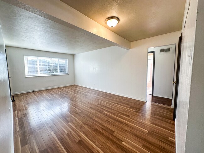 Building Photo - 2225 Lackland Rd
