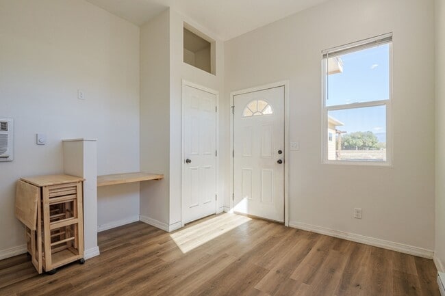 Photo - 303 Mountain View St Apartment