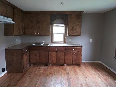 Building Photo - Beautiful home available