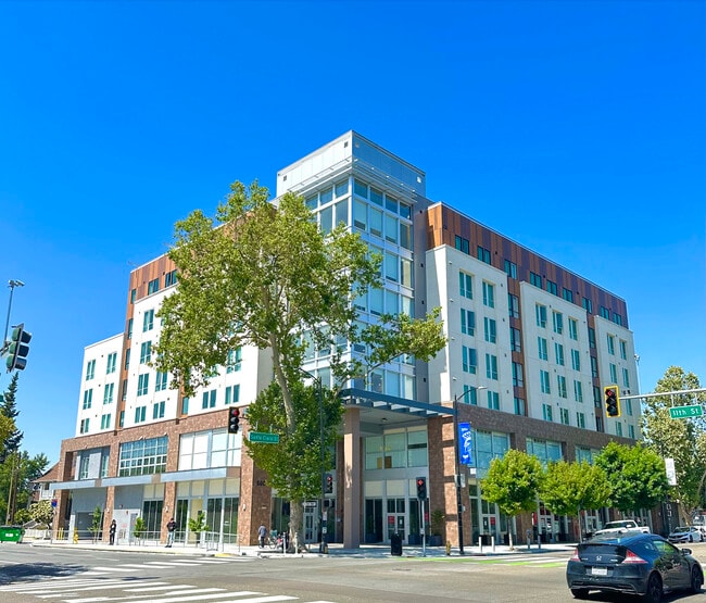 Exterior - Sparta505 - Student Housing