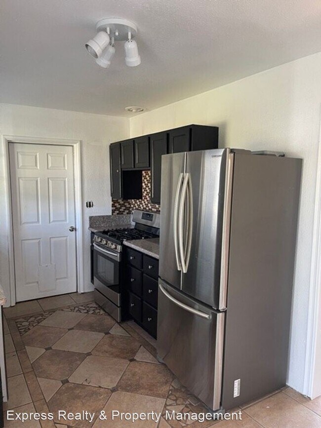 Foto del edificio - 2 br, 1 bath House - 853 N. Hargrave St