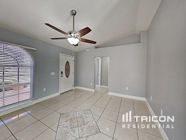 Building Photo - 871 Jarnac Dr
