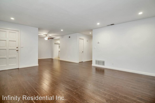 Foto del edificio - 1340 S Knott Ave