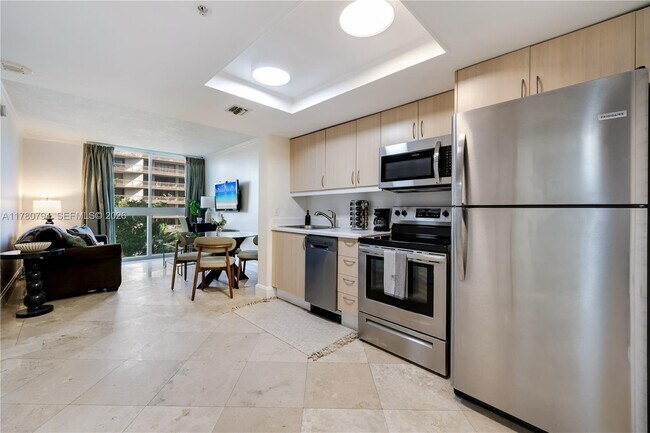 Foto del edificio - 2951 S Bayshore Dr