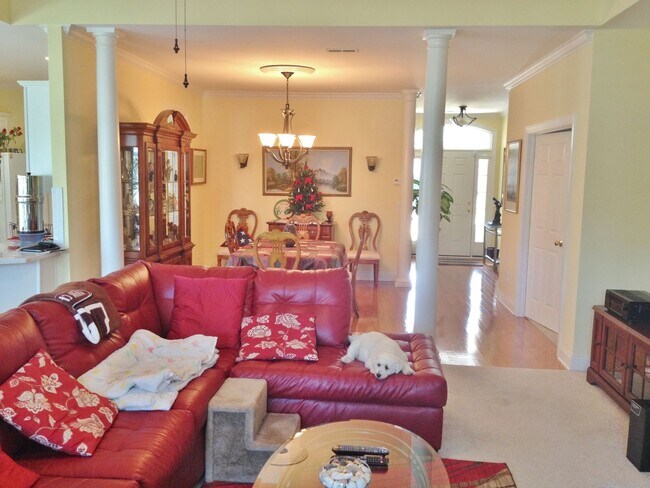 Foto del edificio - Large End Unit Townhouse in Waterford