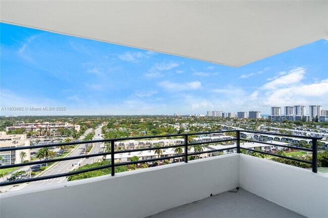 Building Photo - 600 Three Islands Boulevard
