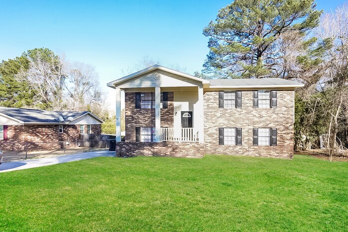 Foto principal - 3476 Postell Dr