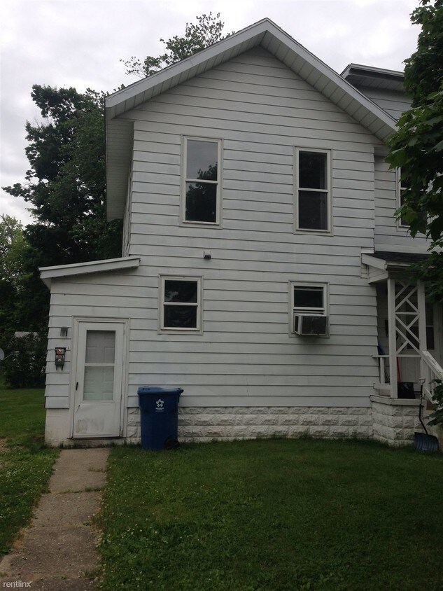 Primary Photo - 1 br, 1 bath Apartment - 101 N Maple St Apt 4