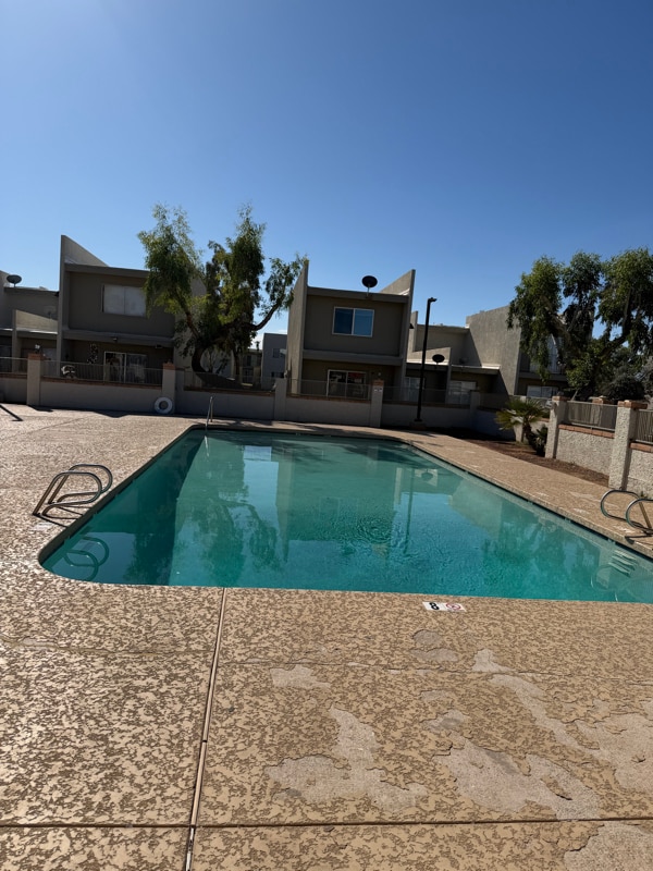 Building Photo - 2826 E Marconi Ave