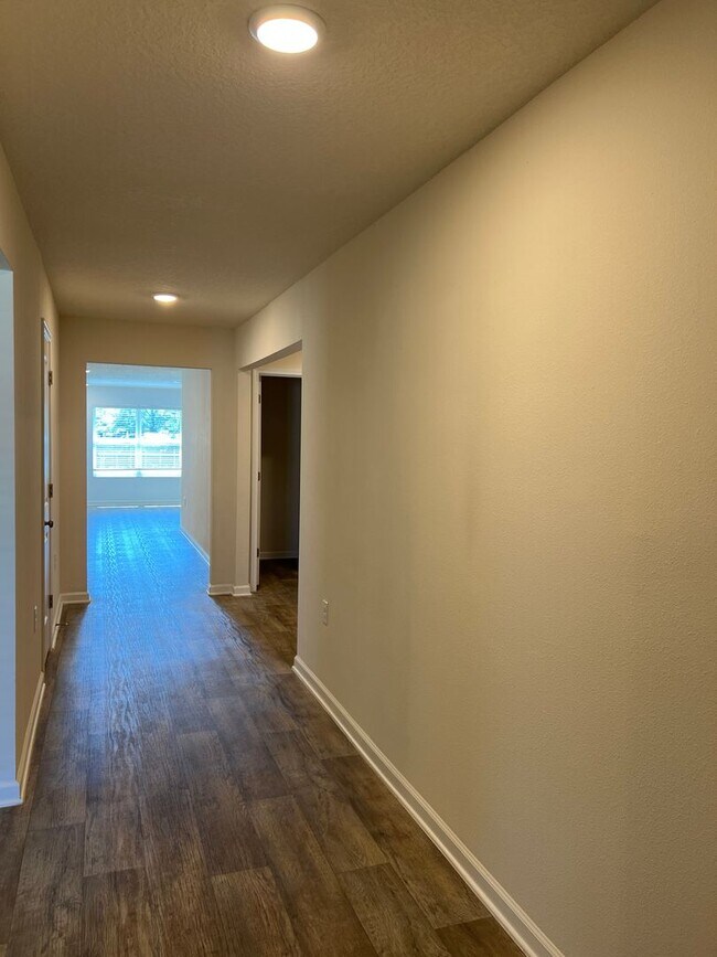 Building Photo - Spring Special $200 off Move in Credit