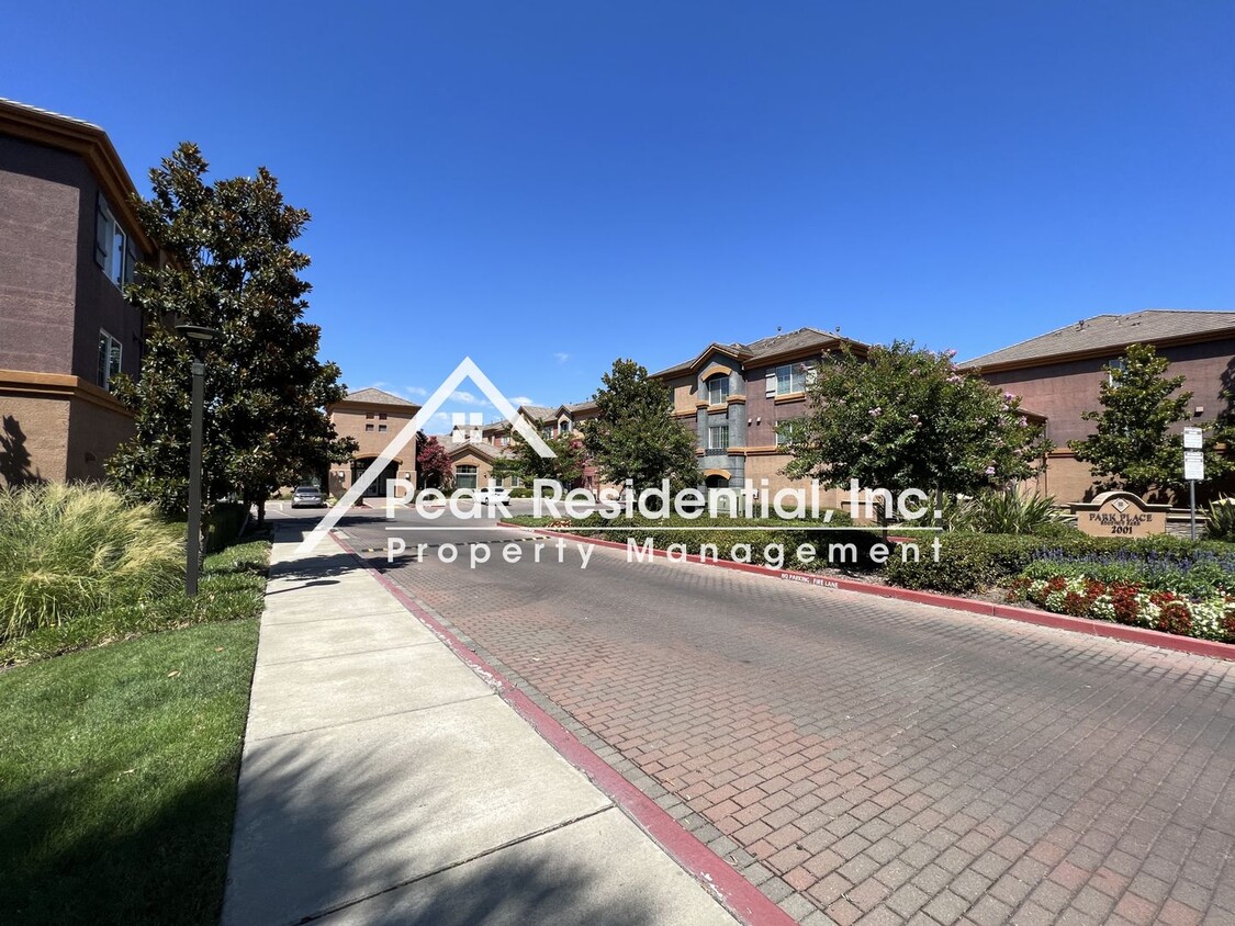 Foto principal - Updated 1bd/1ba North Natomas Condo with G...