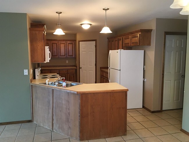 Building Photo - 3314 S Kenser Ct