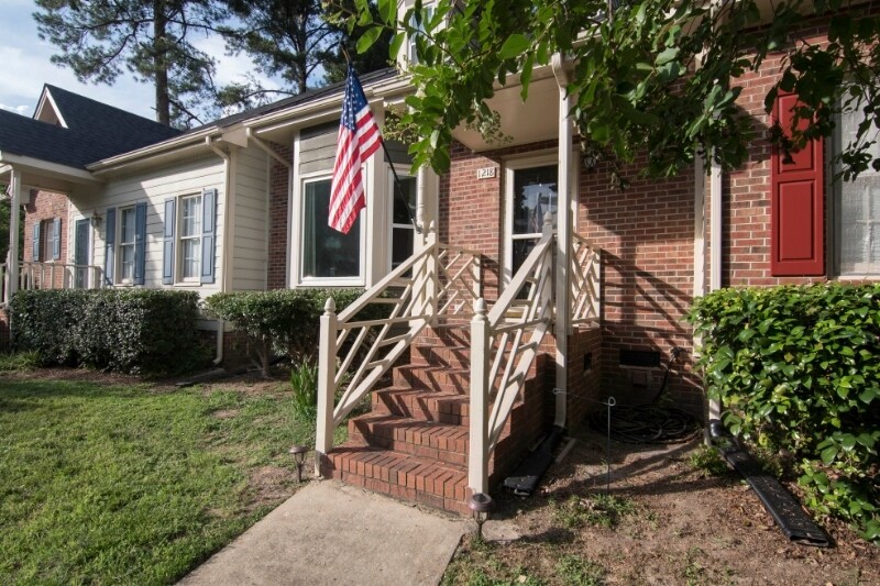 Primary Photo - 1218 Shadowbark Ct