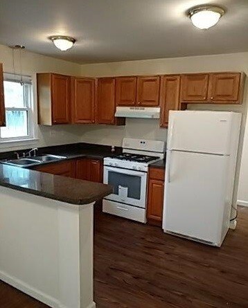 Building Photo - 5604 Rollins Ln