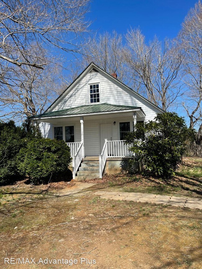 Foto del edificio - 3 br, 1 bath House - 5590 Back Hampden Syd...