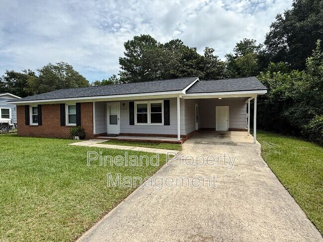 Building Photo - 2233 Delta Dr
