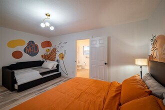 Building Photo - 5918 Lattimer Dr