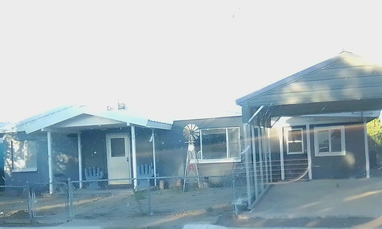 Primary Photo - 123 Spruce St