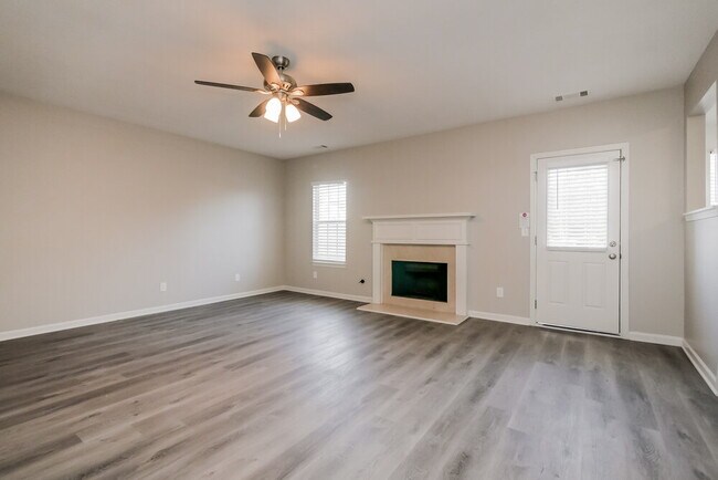 Building Photo - 898 Tara Bend