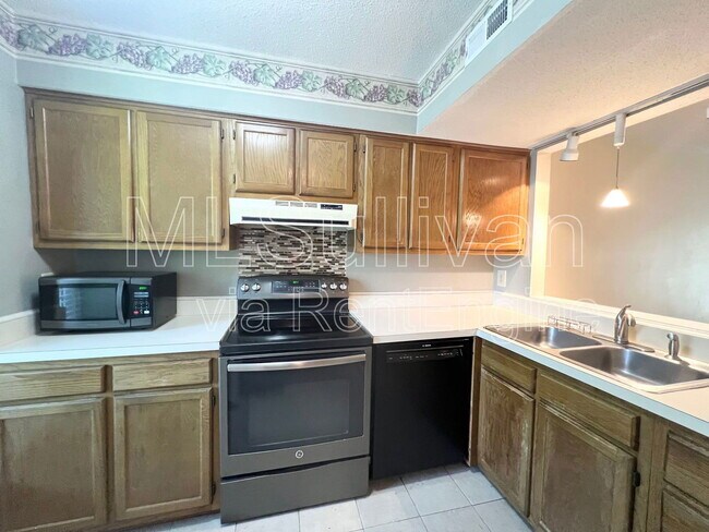 Foto del edificio - 2206 Alpine Rd