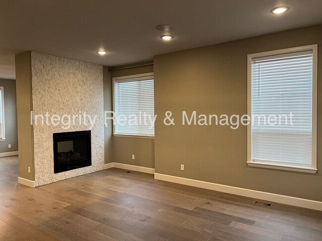 Building Photo - 1612 Castle Creek Cir