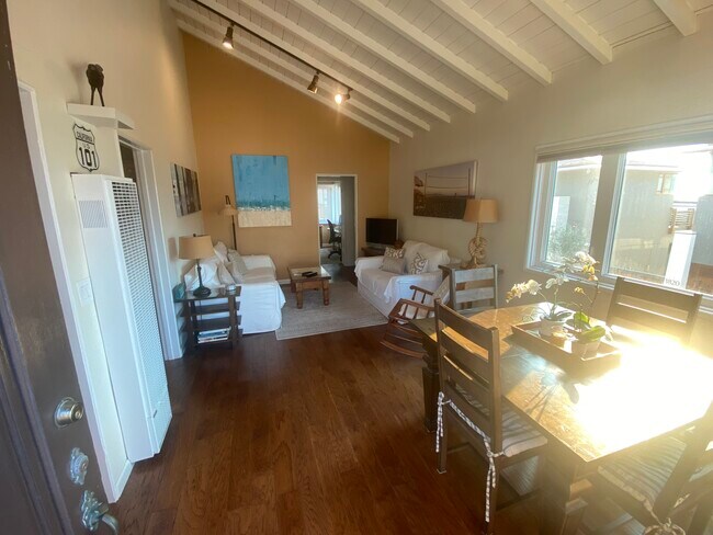 Welcome to Beach Bungalow - 112 19th St