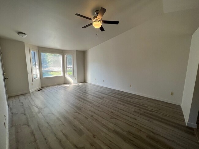 Building Photo - 3 Bed 2 Bath in Nampa!