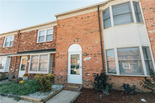 Front of the home - 1944 Darnell Dr