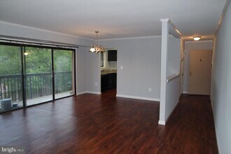 Building Photo - 3240 S 28th St