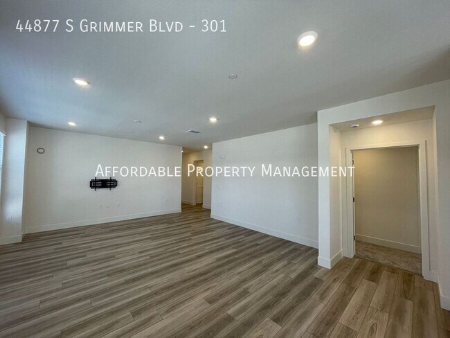 Foto del edificio - 44877 S Grimmer Blvd