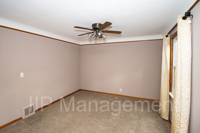 Building Photo - Spacious Updated 3BD/2BA Home in Garfield