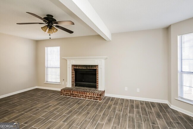 Building Photo - 5927 Brookside Dr SE