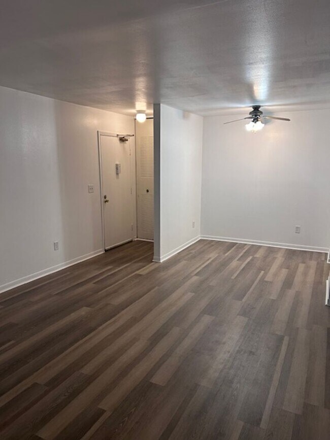Foto del edificio - Coming Soon! Newly Renovated 1 Bedroom Apa...