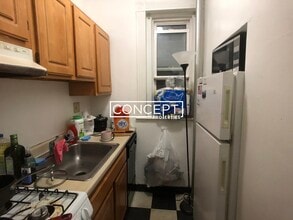 Building Photo - 463 Park Dr