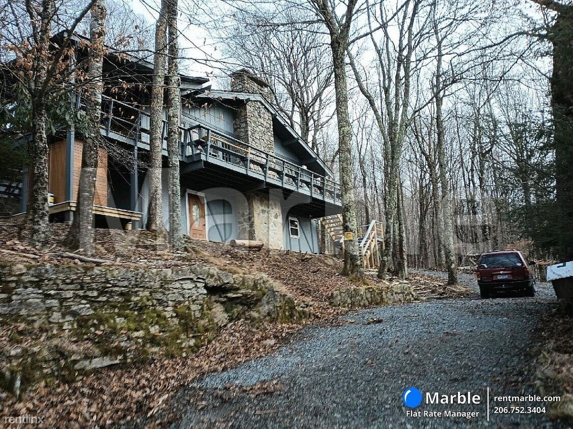 Primary Photo - 4 br, 3 bath House - 142 Tamarack Rd